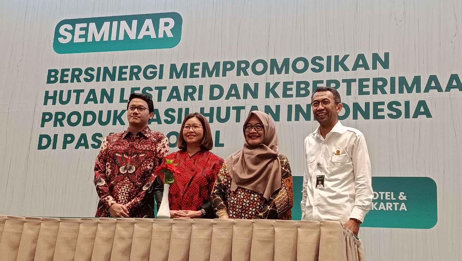 Ekspor Produk Hutan Stagnan, Pemerintah Genjot Standar Lestari dan Daya Saing