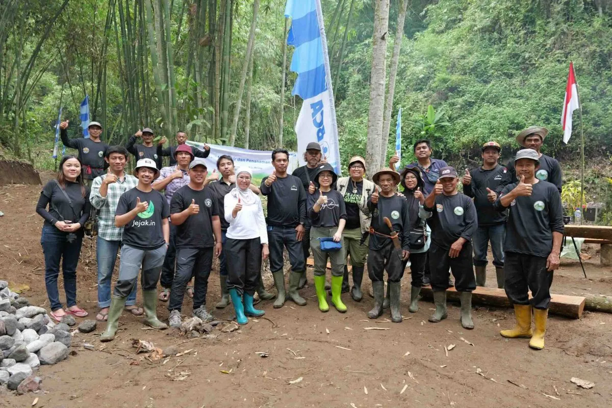 Bakti BCA restorasi mata air dan tanam 21.000 Pohon 