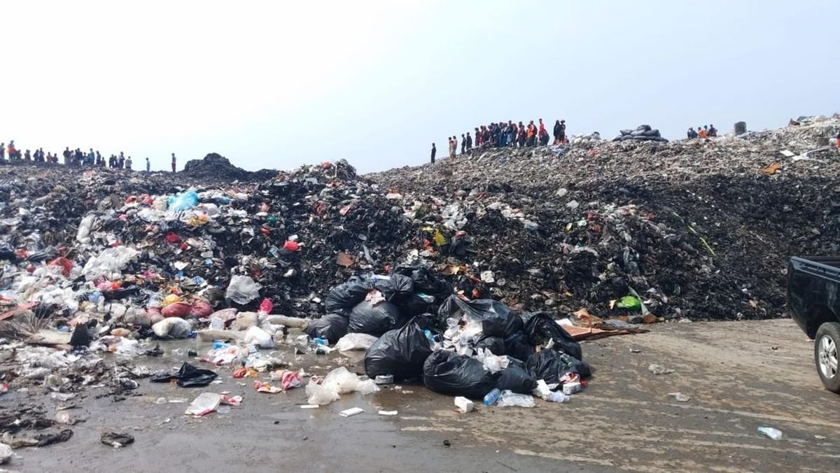 Kontras dengan Alam Bogor, TPA Galuga Menjadi Gunung Sampah Raksasa