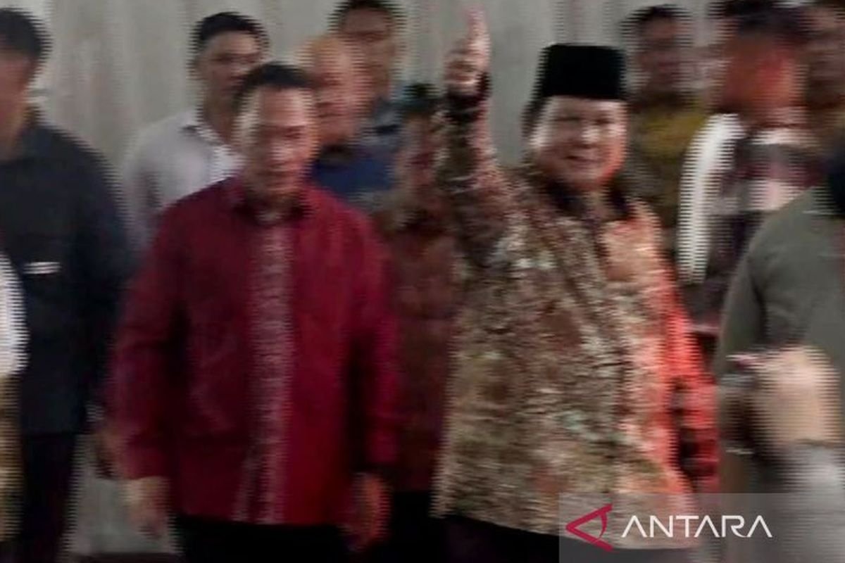 Rayakan Natal, Prabowo Subianto Hadiri Open House Kapolri