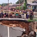 Jembatan di Prabumulih Putus Diterjang Arus Deras Sungai