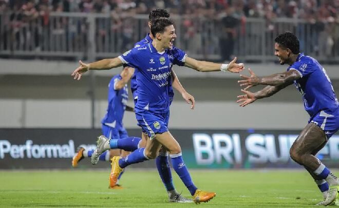 Persib Bandung Gasak Borneo FC 3-1