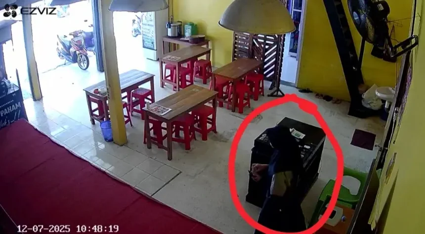 Video Viral Perempuan Gasak Uang dan Perhiasan di Warung