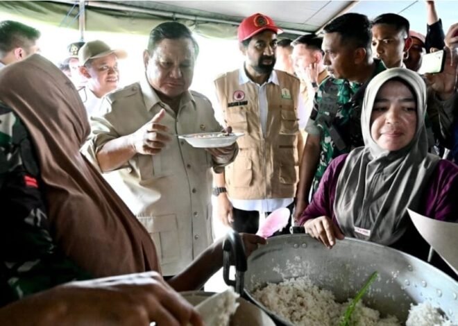 Presiden Prabowo Tinjau Tenda Pengungsian di Bireuen