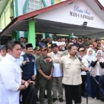 Kunjungi Posko Langkat, Prabowo Kenalkan Seskab Teddy yang Kini Menyandang Pangkat Letkol