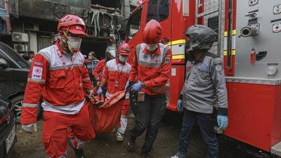 Korban Tewas Bertambah Jadi 22 Orang ,Kebakaran Ruko Jakarta