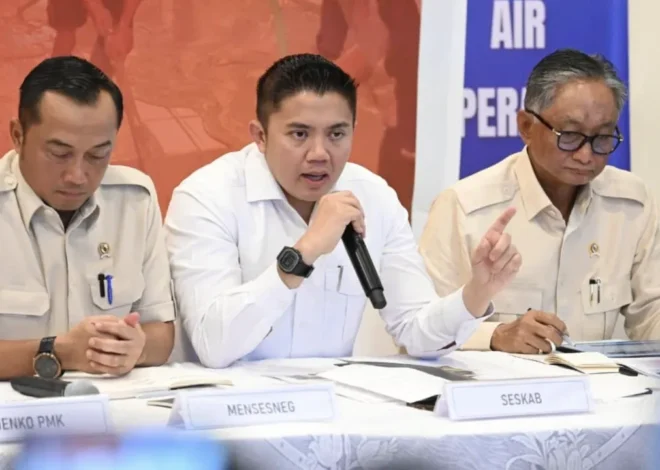 Seskab Teddy Bantah Pemerintah Lamban Tangani Bencana Aceh