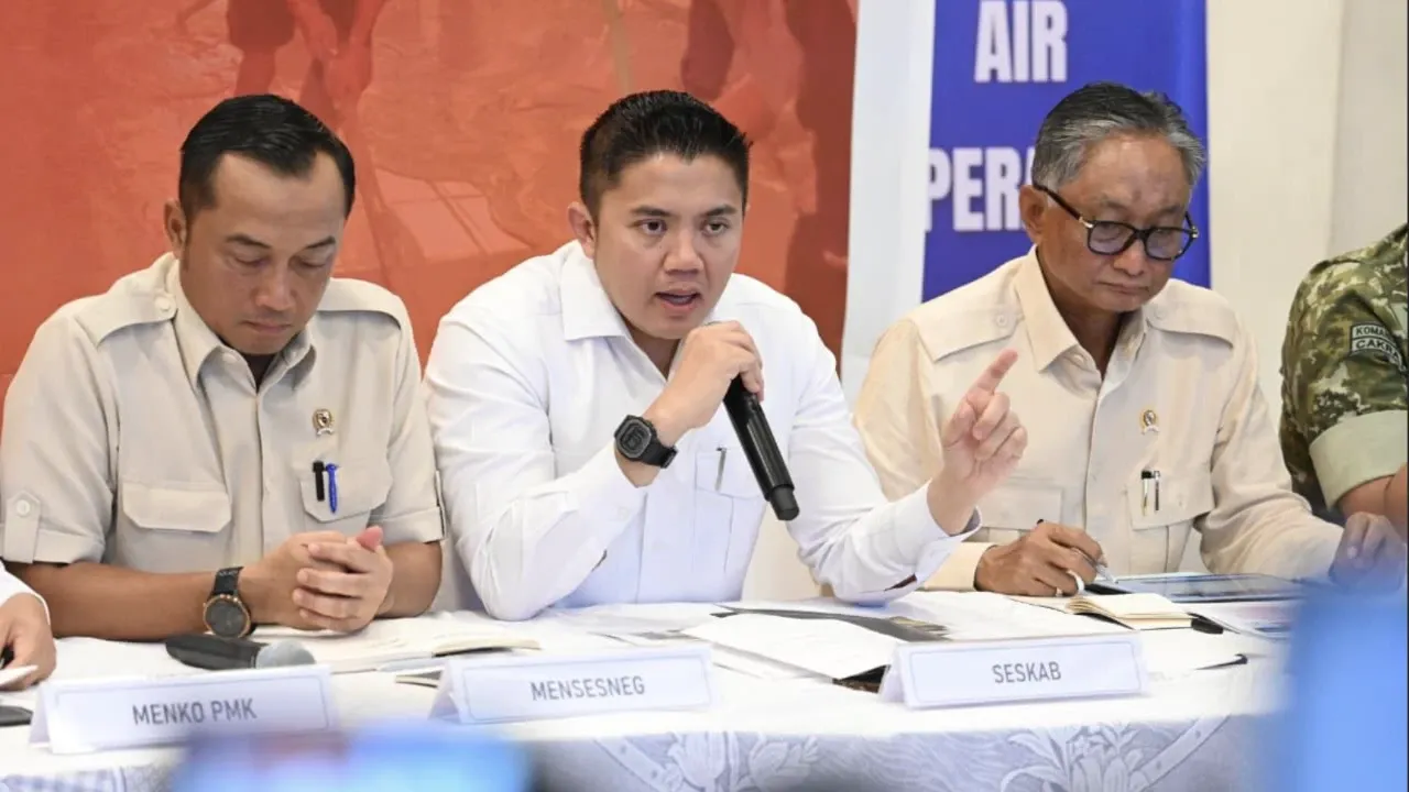 Seskab Teddy Bantah Pemerintah Lamban Tangani Bencana Aceh