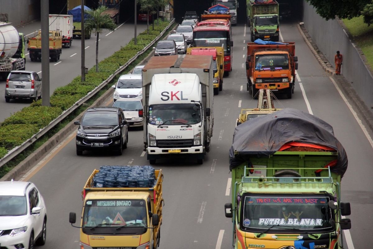 Kemenhub Minta Pengusaha Patuh Jam Operasional Distribusi Barang