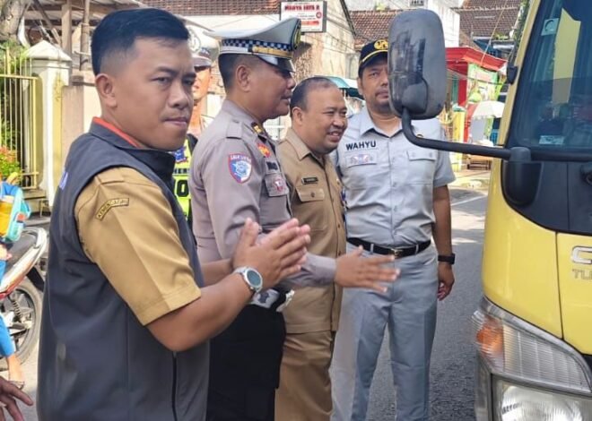 Tingkatkan Kepatuhan Masyarakat, Samsat Trenggalek Gelar Operasi Gabungan