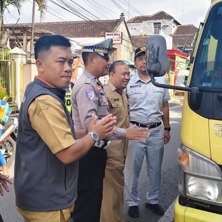 Tingkatkan Kepatuhan Masyarakat, Samsat Trenggalek Gelar Operasi Gabungan