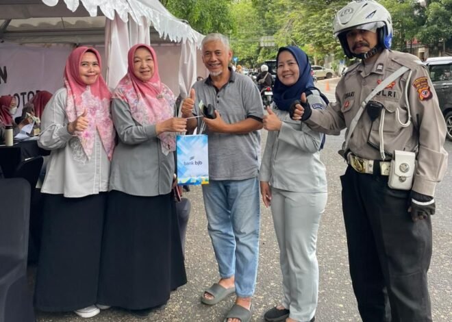 Perkuat Kolaborasi, Jasa Raharja Bandung Bersama Tim Pembina Samsat Kawaluyaan Lakukan Pemeriksaan PKB dan SWDKLLJ di Jalan Raya