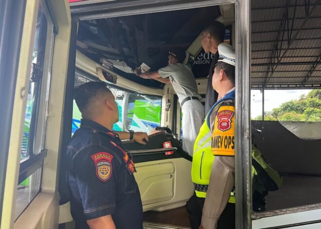 Jasa Raharja, Kepolisian dan Dinas Perhubungan Gelar Rampcheck di Kabupaten Kapuas Hulu Guna Memastikan Angkutan Umum Aman dan Selamat