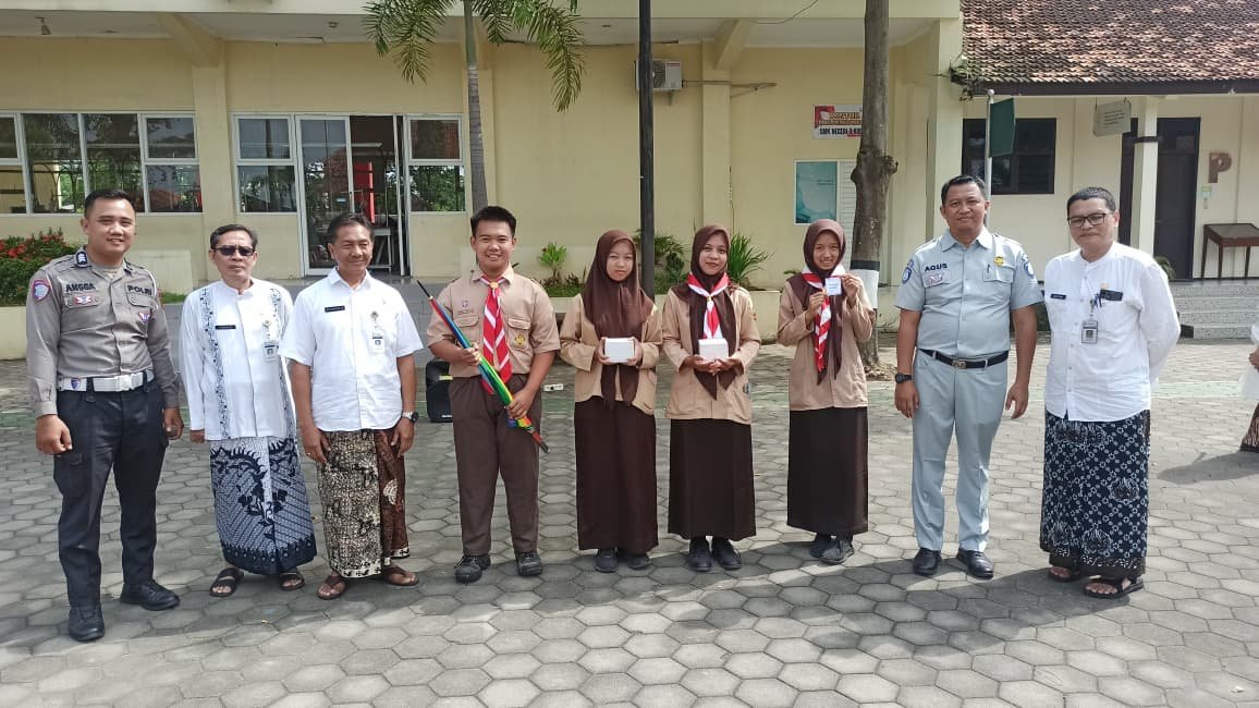Tim Pembina Samsat Kudus Sosialisasikan Kedisiplinan Berkendara dan Program Diskon Pajak di SMK Negeri 3 Kudus