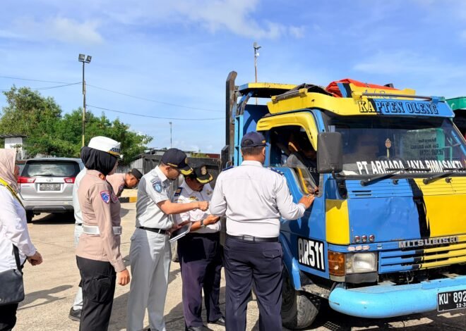 Truk Angkutan Barang di Pelabuhan Malundung Menjalani Ramp Check Ketat: Kolaborasi Jasaharhaja, Polres Tarakan, dan Stakeholder Terkait