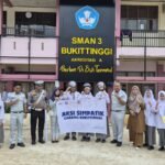 Tanamkan Kesadaran Sejak Dini, Jasa Raharja Bukittinggi Gelar Safety Campaign dan Bagikan Helm untuk Pelajar SMAN 3 Bukittinggi