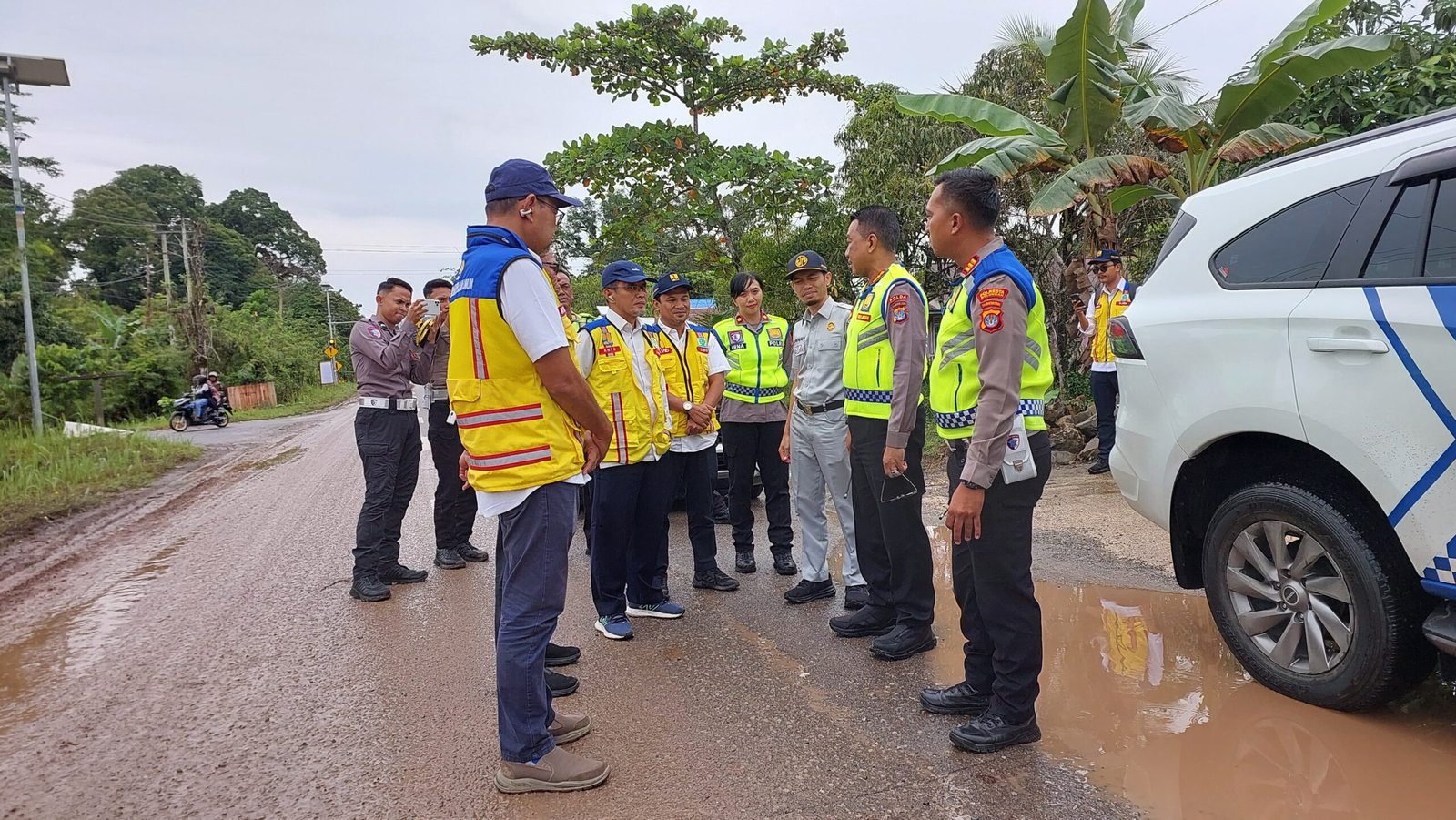 Pastikan Jalur Mudik Aman, Jasa Raharja dan Ditlantas Polda Kaltara serta Stakeholder Survey Jalan Poros Tanjung Selor – KTT – Malinau – Berau