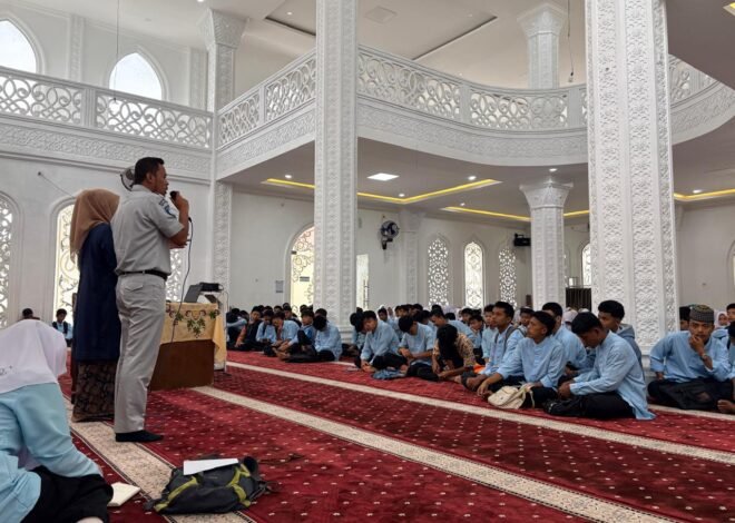 Jasa Raharja Sumatera Barat Bersama Samsat Arosuka Edukasi Pelajar SMKN 1 Gunung Talang tentang Keselamatan Lalu Lintas