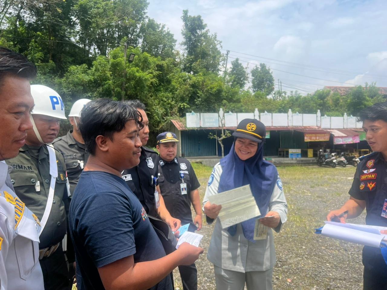 Perkuat Keselamatan Transportasi Wisata, Lintas Instansi Gelar Ramp Check Bus di Kawasan Tebing Breksi Sleman  
