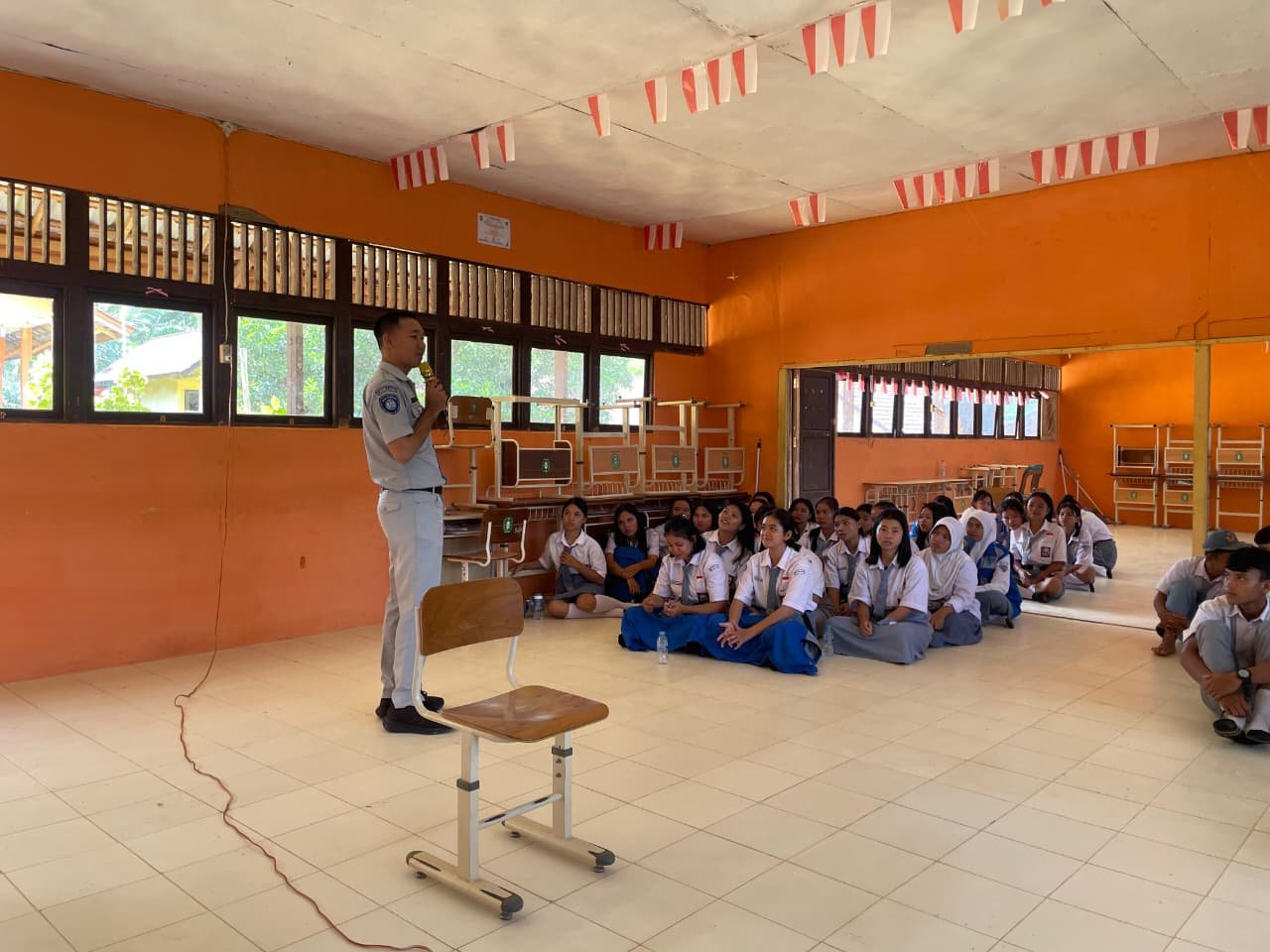 Jasa Raharja Kalbar Bersama Satlantas Polres Landak Gelar Program Pengajar Peduli Keselamatan Lalu Lintas di SMA Negeri 1 Kuala Behe