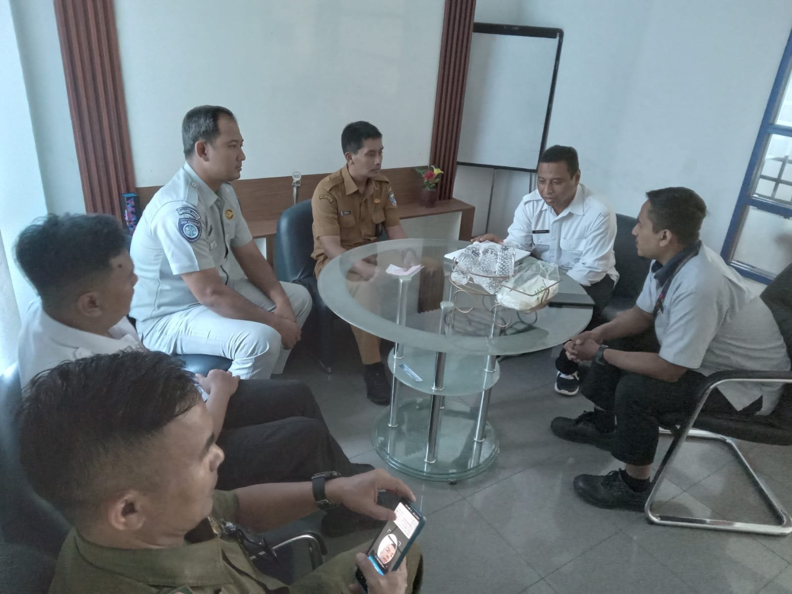 Perkuat Hubungan Dengan Perusahaan Swasta, Jasa Raharja Bandung Bersama Tim Pembina Samsat Soekarno Hatta Gelar Operasi Khusus Samsat