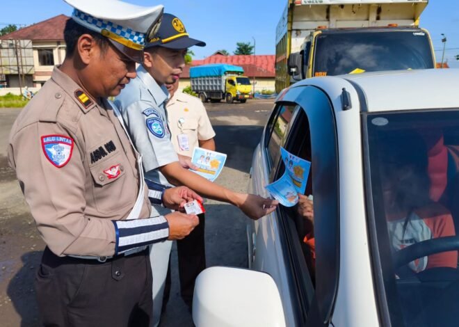 Tim Pembina Samsat Pelaihari Edukasi Pengendara di Terminal Tanah Habang, Pajak Ditekankan