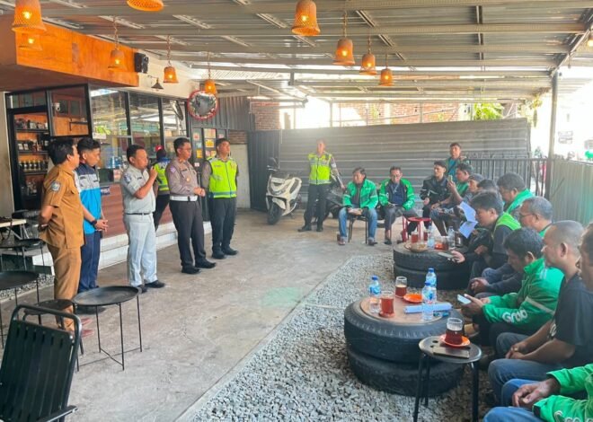 Edukasi Keselamatan dan Pelaporan Cepat, Jasa Raharja Bima Gelar Sosialisasi JRku Bersama Polres Bima ke Komintas Ojol