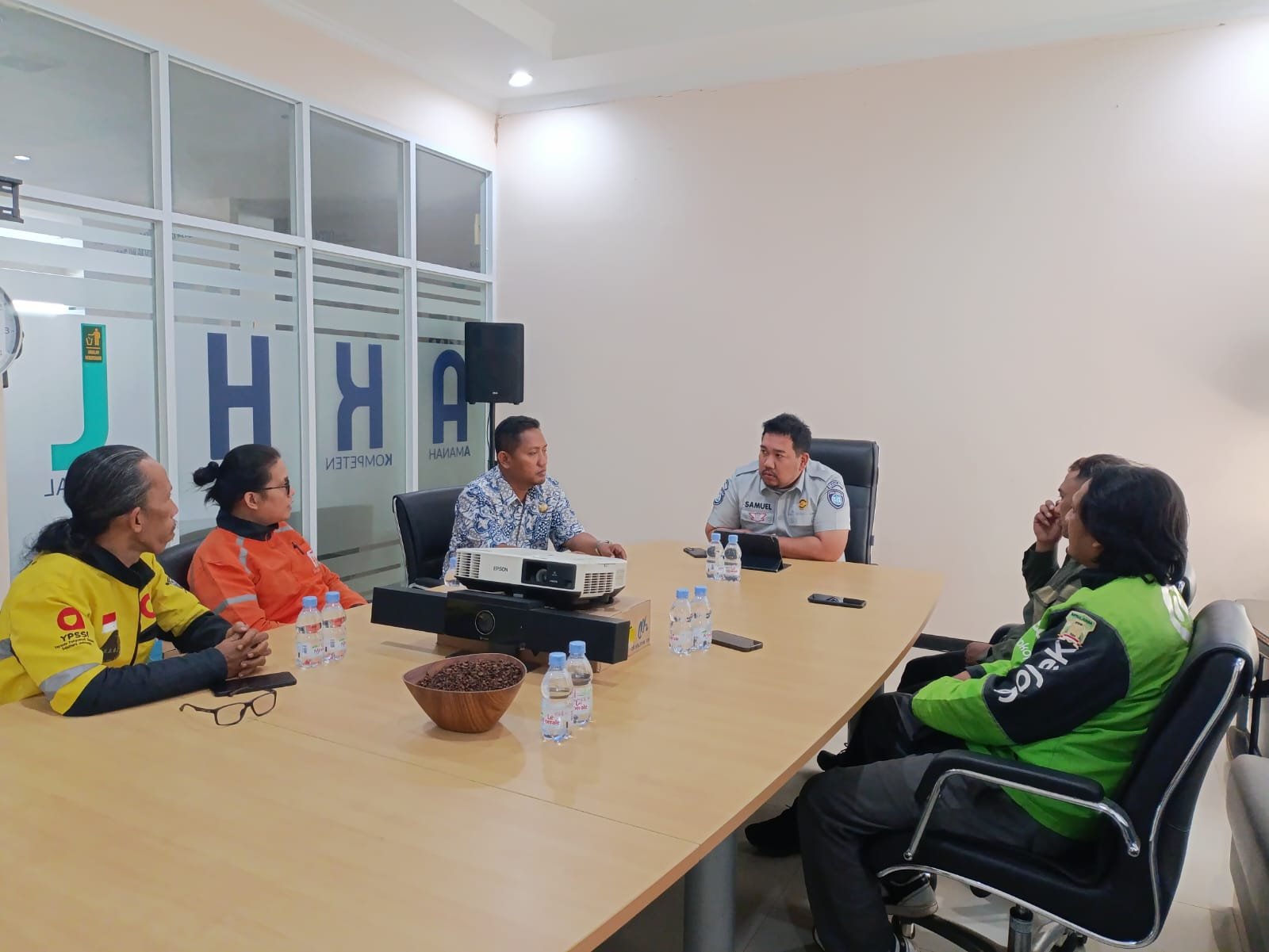 Jasa Raharja Purwakarta Libatkan Komunitas Ojol, Kenalkan Fitur Lapor Laka JRku