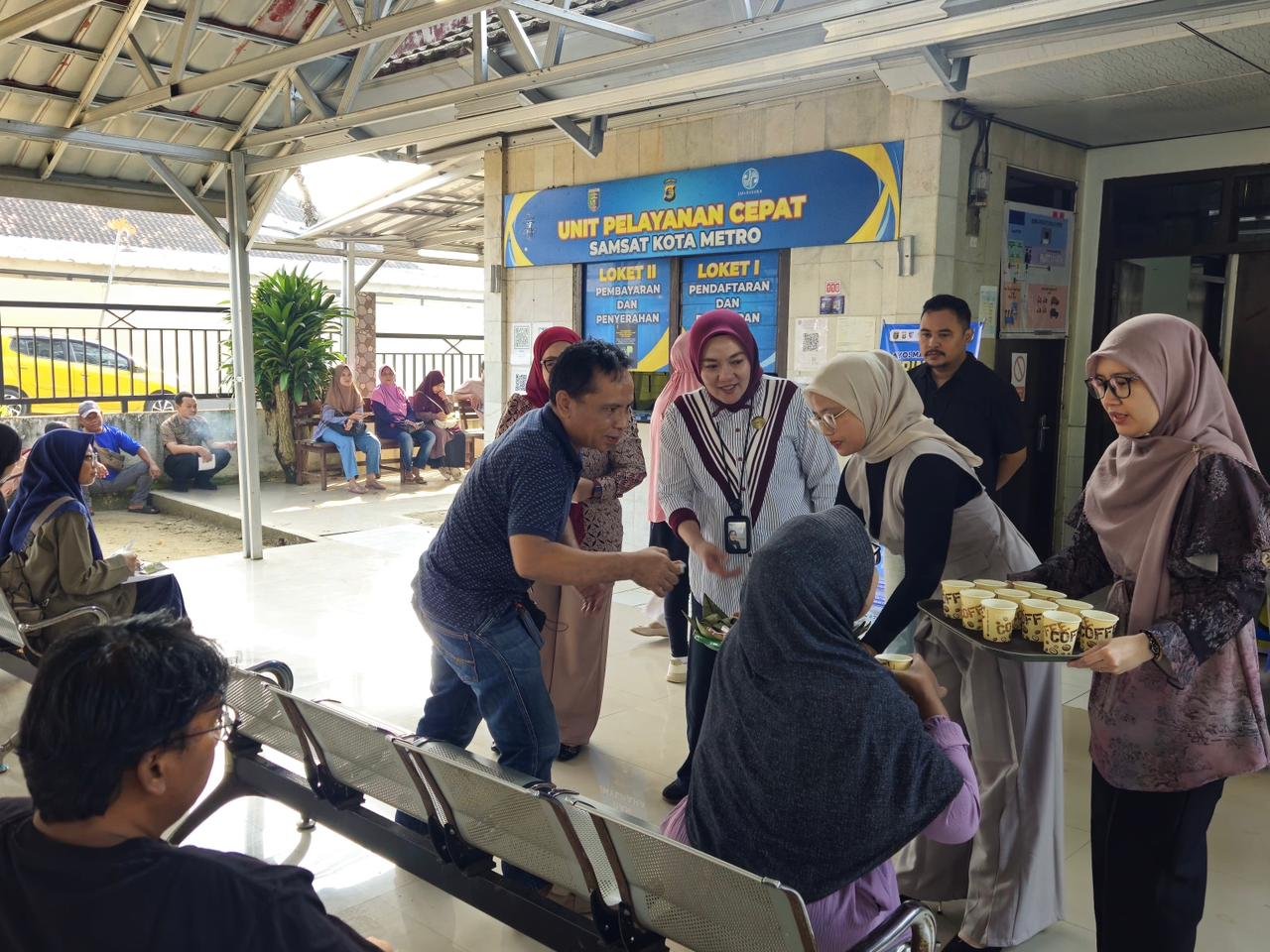 Tingkatkan Kesadaran Pajak, Jasa Raharja dan Samsat Metro Gelar Jumat Berkah Sekaligus Sosialisasi Keringanan PKB