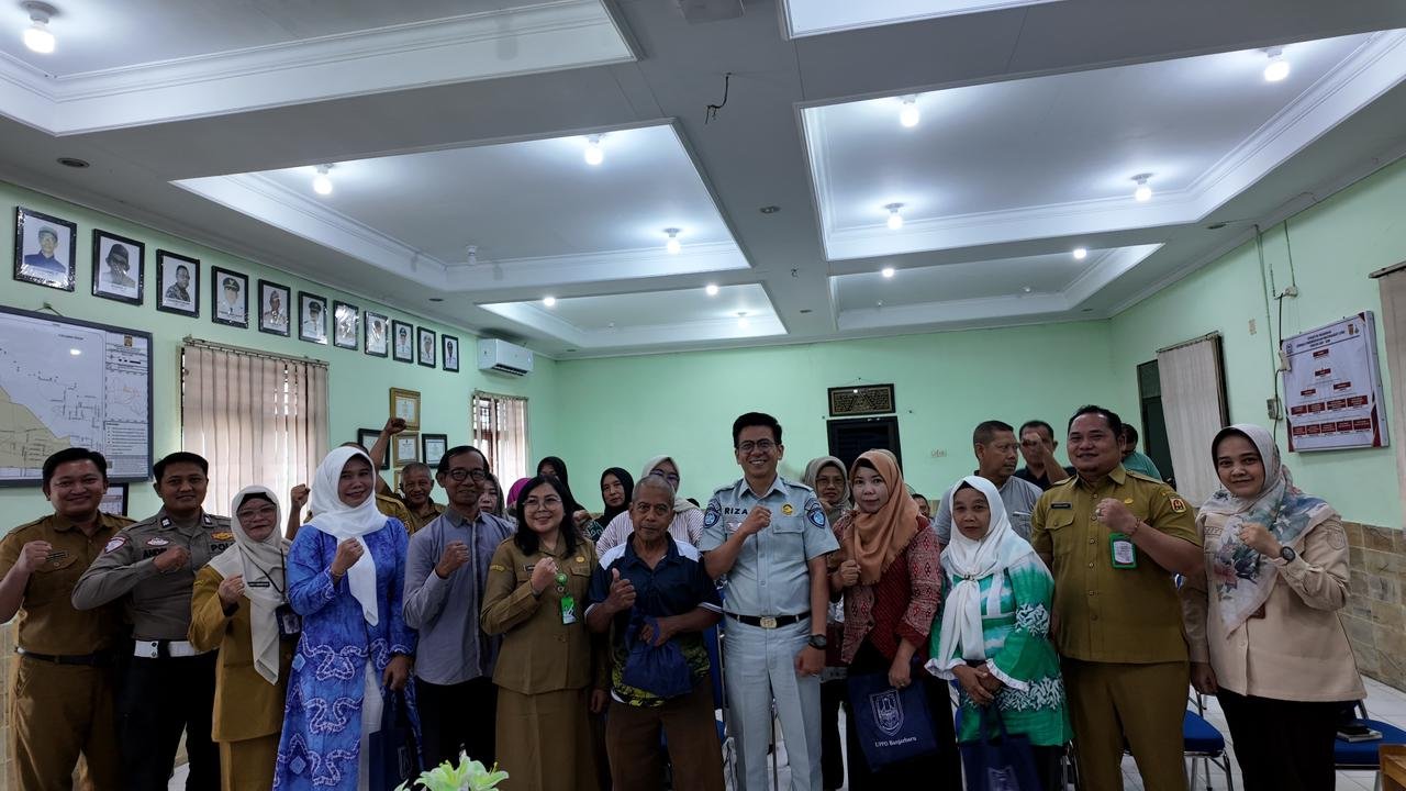 Perkuat Kesadaran Wajib Pajak, Tim Pembina Samsat Banjarbaru Sosialisasi di Kelurahan Guntung Payung