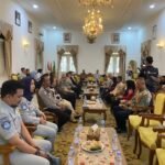 Jasa Raharja Cabang Sukabumi Serahkan Santunan Kepada Beberapa Ahli Waris Korban Kecelakaan Lalu Lintas di Pendopo Kabupaten Sukabumi