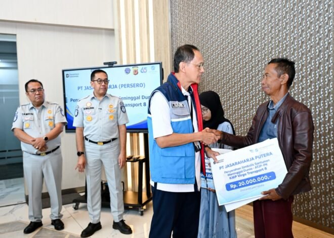 Jasaraharja Putera Serahkan Santunan bagi Korban Meninggal Dunia KM Virgo Transport 8 di Bandung