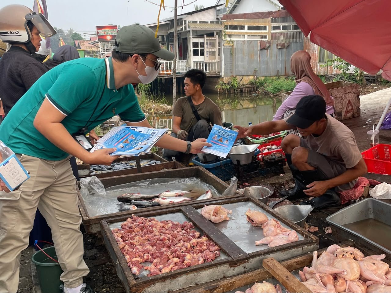 Tim Pembina Samsat Marabahan Kenalkan Relaksasi Pajak dan Layanan Samsat di Handil Bakti